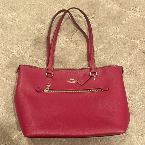 Pink coach tote. New with tags - Picture 1 of 3